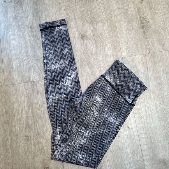 LULULEMON Wunder Under Tight (Hi-Rise) size 4 - Picture 6 of 10